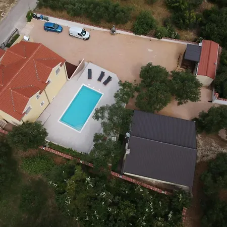 566-4 For 5 Pers In Daire Drage