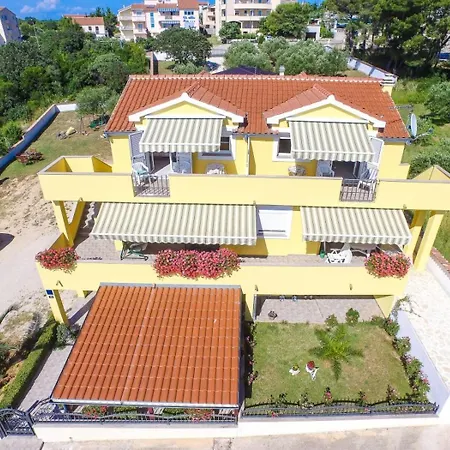 566-4 For 5 Pers In Daire Drage