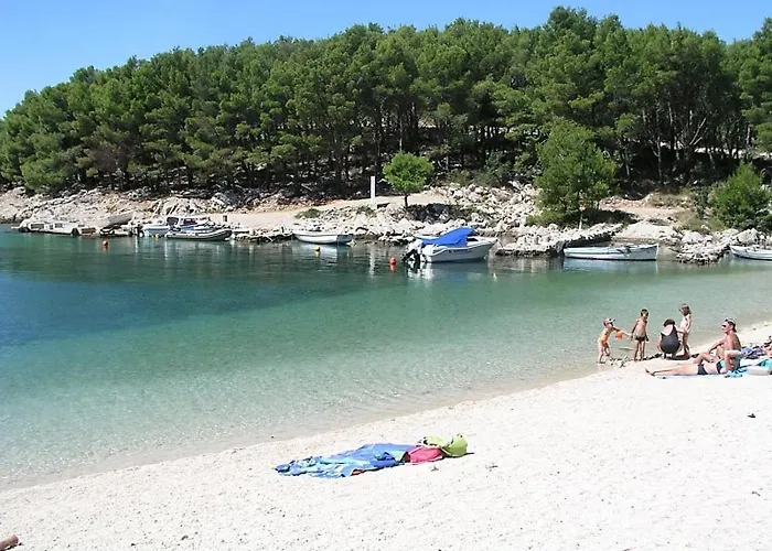 566-4 For 5 Pers In Apartment