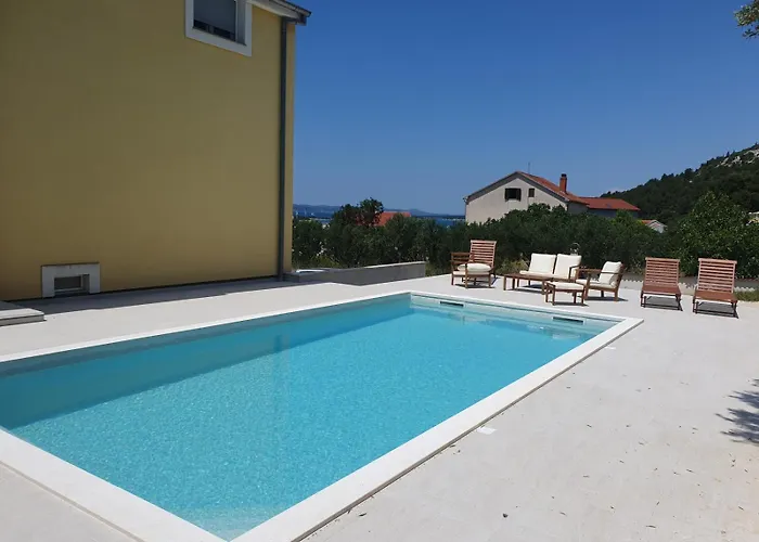 566-4 For 5 Pers In Drage