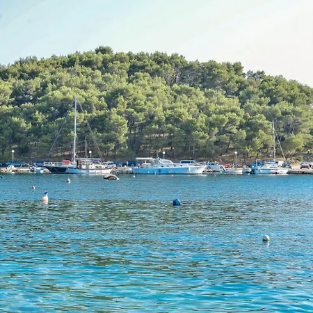 566-4 For 5 Pers In * Drage