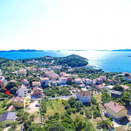 566-4 For 5 Pers In Drage