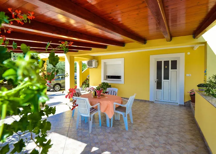 566-4 For 5 Pers In Appartement *